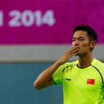 Lin Dan blows kiss to his fans