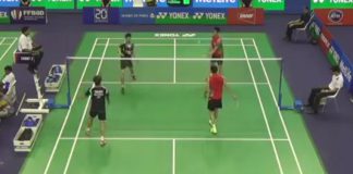 Goh V Shem-Tan Wee Kiong and Fu Haifeng Zhang Nan are warming up before the match