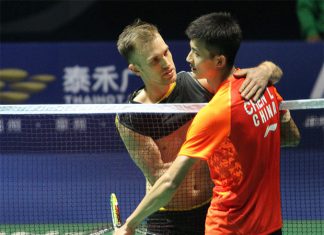 Marc Zwiebler console Chen Long after beating him at the second round of China Open