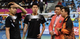 Wish Goh V Shem (second left) a speedy recovery