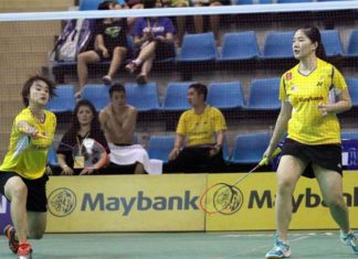 Vivian Hoo (left) and Ng Hui Lin in Korea Open semi-final