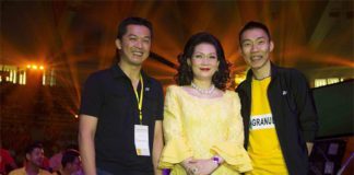 Taufik Hidayat & Lee Chong Wei with Countess Leeswadtrakul at the Badminton Thai Glory to the King event