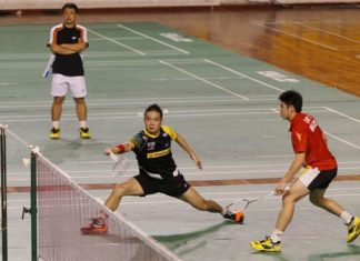 Ow Yao Han (left) trains with Lim Khim Wah