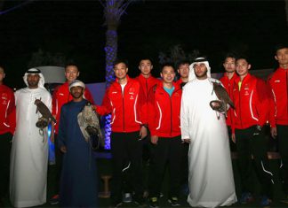 China men's badminton team enjoy the Arabic style at Dubai
