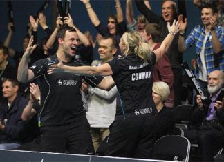 Surrey Smashers players celebrate after beat Loughborough Sport 3-2