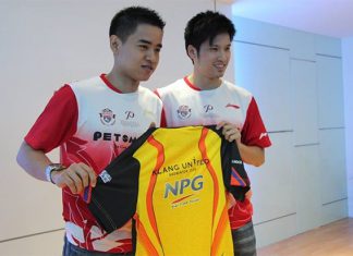 Simon Santoso (left) and Derek Wong are playing for Klang United BC at the Purple League