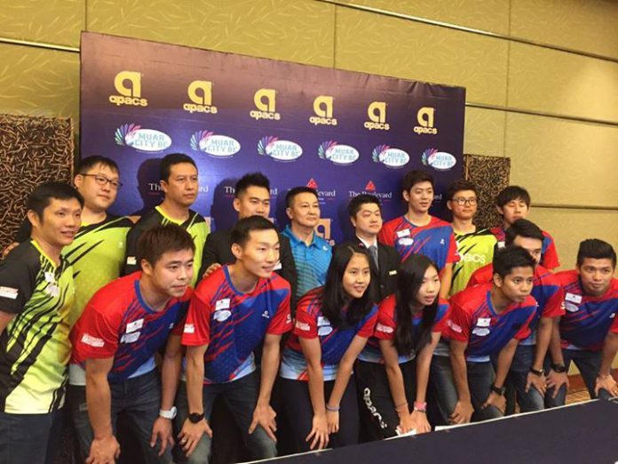 Lee Yong-Dae (back row, third right) and other Muar City players (photo: Purple League)