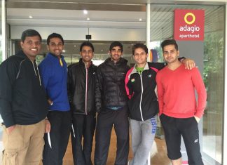 Kidambi Srikanth (third right), Parupalli Kashyap (second right) advance to third round of Syed Modi Badminton