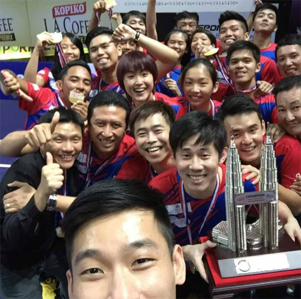 Congratulations to Muar City. Wait... Chan Peng Soon, when taking selfies next time, please make sure the camera captures your whole handsome face :-) (photo: Muar City) Congratulations to Muar City. Wait... Chan Peng Soon, when taking selfies next time, please make sure the camera captures your whole handsome face :-) (photo: Muar City)