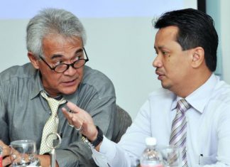 Badminton Association of Malaysia president Tengku Mahaleel Tengku Arif (left) and his deputy, Datuk Norza Zakaria