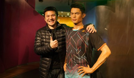 Lin Dan's wax figure wearing YONEX jersey.