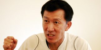 Park Joo-bong is currently the head coach of the Japan national badminton team.