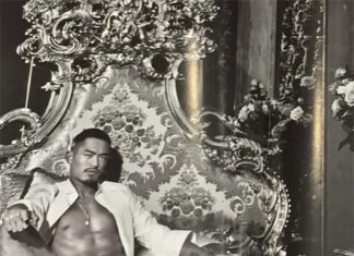Lin Dan gets sexy for Dolce & Gabbana. Someone hand me a tissue, I am nose bleeding! (photo: Dolce & Gabbana)