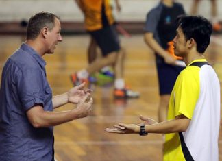 Morten Frost (left) talks to Rashid Sidek at a training session (photo: Osman Adnan)
