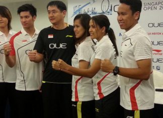 Derek Wong (2nd from Left) and Vanessa Neo (4th from left) are team leaders for Singapore men's and women's team (Photo: CROWD PR)