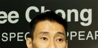 Lee Chong Wei attends a signing ceremony between BAM and XOX mobile on Tuesday. (photo: Bernama)