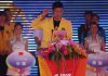 Chen Long delivers the athletes oath. (photo: Reuters)