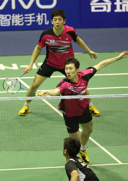 Lee Yong Dae/Yoo Yeon Seong show the fans why they are world No. 1 at the quarter-final of Sudirman Cup on Thursday.