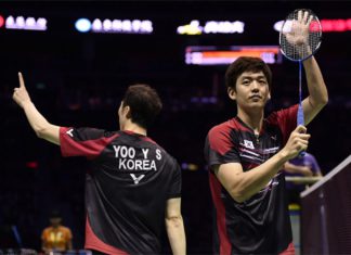 Yoo Yeon-Seong/Lee Yong-Dae (right) have a lot of fans in Dongguan, China
