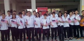 Malaysia shuttlers depart for Singapore SEA Games. (photo: BAM)