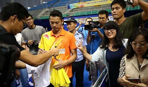 Fans rather watch Lin Dan play at international tournaments than at the China Badminton Super League.