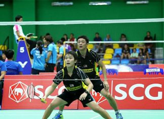 Goh Jin Wei (front) and Tan Jinn Hwa enjoy a good opening day at Asia Junior Championship. (photo: Granular)