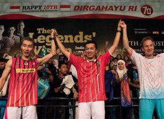Lee Chong Wei, Taufik Hidayat, and Peter Gade (from left) are pleased and proud to announce the launch of Yonex the Legends' Vision in Jakarta. (photo: Vitalis Yogi Trisna)