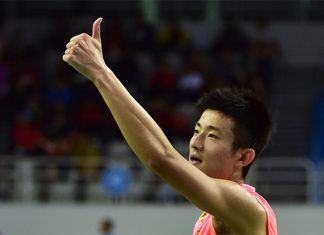 Massive thumbs up from Chen Long after taking that Korea Open win. (photo: Reuters)