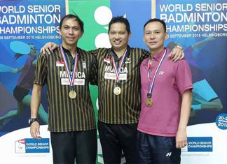 3 of the most dominant badminton players in their era pose for pictures, Flandy Limpele, Harijanto Arbi and Tony Gunawan (from left). (photo: flypower)