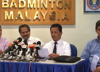 Wishing Kenny Goh (right) all the best with his new venture. (photo: BAM)