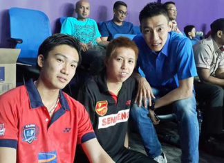 Kento Momota (left) sets up Lee Chong Wei (right) clash at Purple League. (photo: Purple League)