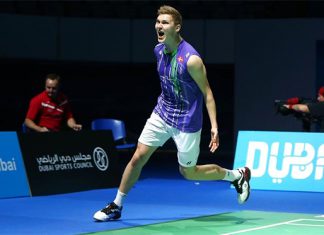 Viktor Axelsen lets out a roar after beating Chen Long for the first time in his career. (photo: Marwan Naamani)