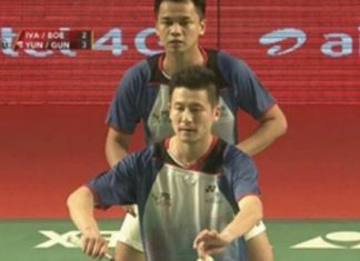 Cai Yun (front) partners Hendra Gunawan in their India's Premier Badminton League debut last Saturday. (photo: 163)
