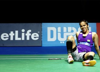 Saina Nehwal suffers foot injury at the 2015 Dubai World Superseries finals.
