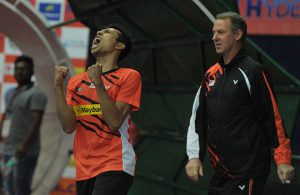 Iskandar Zulkarnain Zainuddin lets out a roar infront of Morten Frost after rallying from one set down to defeat Ajay Jayaram. (photo: GettyImages)
