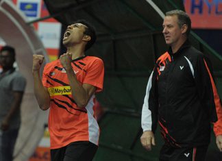 Iskandar Zulkarnain Zainuddin lets out a roar infront of Morten Frost after rallying from one set down to defeat Ajay Jayaram. (photo: GettyImages)