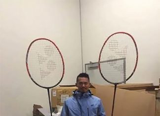 "Super Dan" and his "Super Big" badminton rackets. (photo: Yonex)