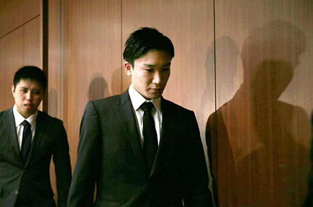 Kento Momota and Kenichi Tago admit to gambling at an illegal casino. (photo: AFP)