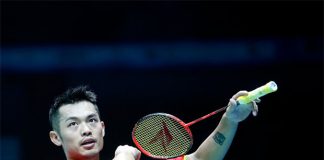 China's Lin Dan reacts during him men's singles match against Ihsan Maulana Mustofa of Indonesia's at the 2016 Asia badminton championship in Wuhan. (photo: GettyImages)