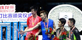 Lee Chong Wei (2nd L) of Malaysia uses a selfie stick to take photos with the runner-up Cheng Long (L) of China and the third place Tian Houwei (3rd L) of China and Lin Dan (R) of China on the podium after winning the men's singles final match against Chen Long of China at the 2016 Badminton Asia Championships. (photo: AFP)