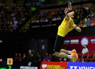 A powerful smash by Lee Chong Wei at the 2015 Hong Kong Open. (photo: GettyImages)