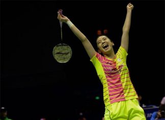 Wang Shixian fights from behind to stun World No. 1 Carolina Marin. (photo: AFP)