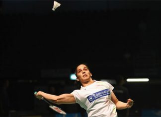 Saina Nehwal returns a shot at the 2016 Australian Badminton Open. (photo: GettyImages)