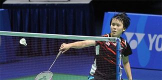 Goh Jin Wei gives World No. 1 Carolina Marin run for money before going down 18-21, 22-20, 16-21 in the 2016 Uber Cup Group A tie between Malaysia and Spain. (photo: AFP)