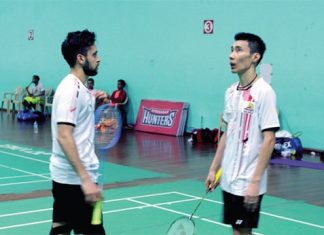 Parupalli Kashyap (left) and Lee Chong Wei play for Hyderabad Hunters in the Premier Badminton League (PBL). (photo: AFP)
