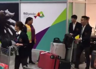 Lee Chong Wei and the Malaysian team arriving in Rio.