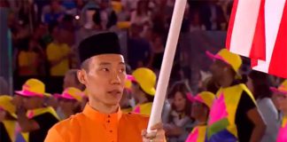 Lee Chong Wei leads out Team Malaysia at the opening of Rio 2016.