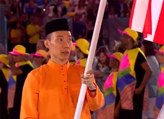 Lee Chong Wei leads out Team Malaysia at the opening of Rio 2016.