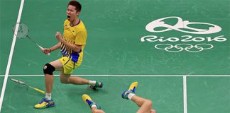 Goh V Shem and Tan Wee Kiong celebrate winning a men's doubles quarterfinal match against World No. 1 Lee Yong Dae and Yoo Yeon Seong of Korea. (photo: AFP)