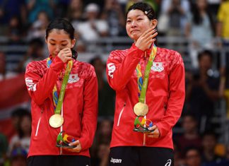 Congratulations to Misaki Matsutomo/Ayaka Takahashi for winning the 2016 Rio Olympic women's doubles gold medal. (photo: AFP)